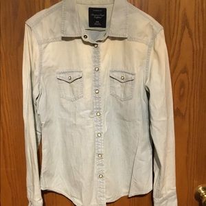 American Eagle women’s Jean shirt